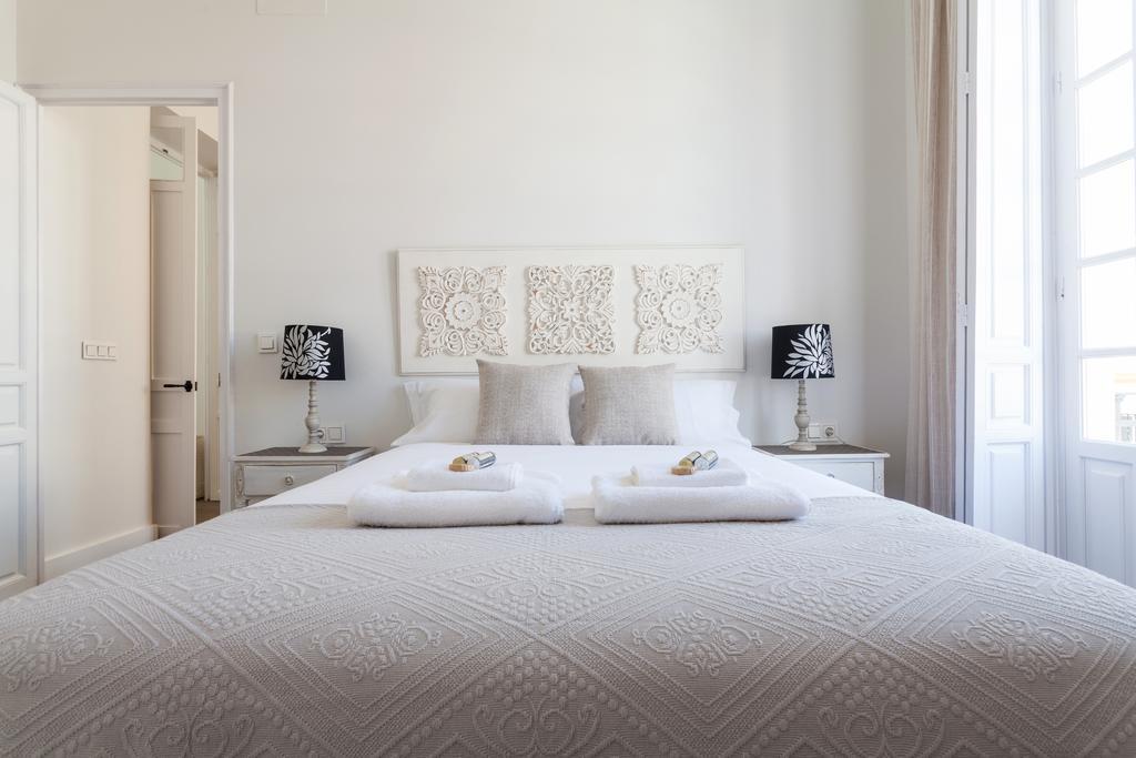 Stunning Boutique - Space Maison Apartments Seville Exterior photo